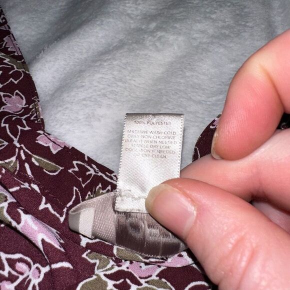 LOFT Women’s Purple Floral Pattern Tank Top Blouse Size Small EUC - Picture 6 of 9